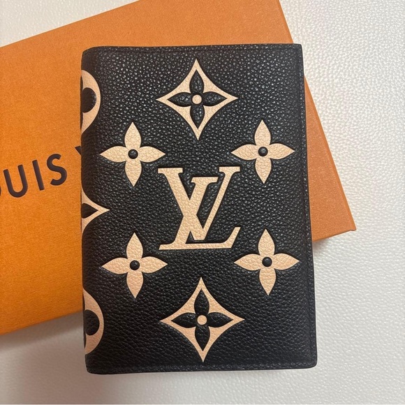Louis Vuitton Handbags - Louis Vuitton Black & Beige Monogram Passport Cover